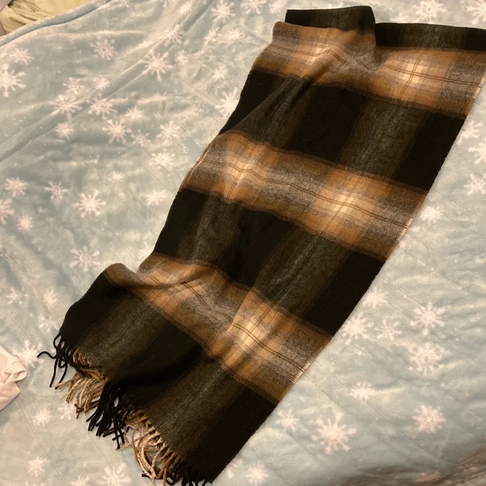 Dockers large plaid scarf